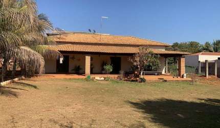 Rancho para Venda em Araçatuba, Conjunto Habitacional Claudionor Cinti, 2 dormitórios, 2 suítes, 3 banheiros
