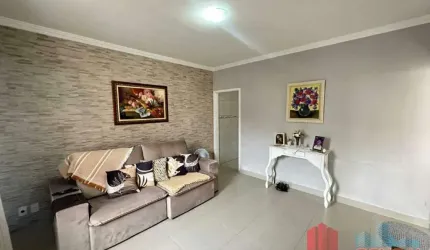 Casa Térrea à Venda em Condomínio de Valinhos