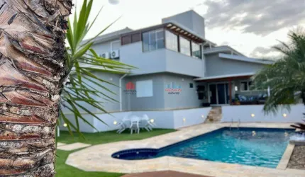 Casa alto padrão à venda completamente mobiliada e equipada no Condomínio Terras de Santa Tereza.