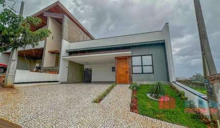 Casa à venda com 3 suítes, 2 vagas. Condomínio Bosque da Mata - Valinhos/SP