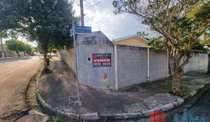 CASA COM EXELENTE TERRENO A VENDA EM VINHEDO
