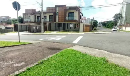 Sobrados de Esquina no Bairro Capão Raso Curitiba