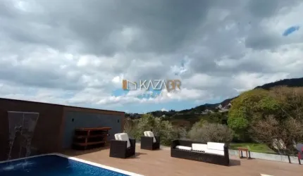 Magnífica casa em bairro nobre 4 suítes, piscina, churrasqueira por R$2.900.000,00