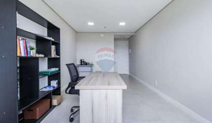 Excelente Sala Comercial na Av. Assis Brasil com o ar condicionado 18btus  e toda infraestrutura para negócios!