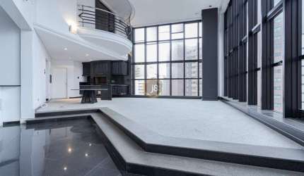 Duplex com muita exclusividade no Batel - J8