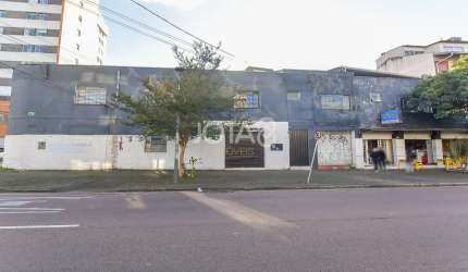 Sala comercial no Alto da XV - J8