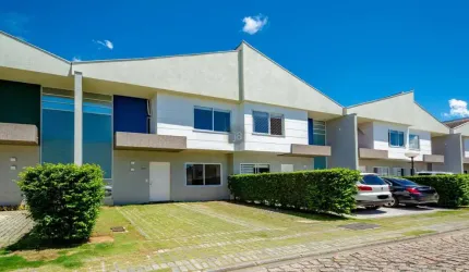 Casa aconchegante em condomínio completo - J8