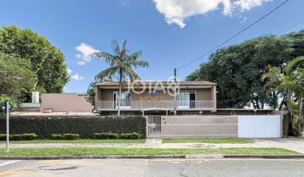 Casa comercial/residencial no Hugo Lange ! J8