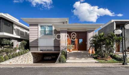 Casa em CondomÍnio 4 suÍtes Ensolarada J8