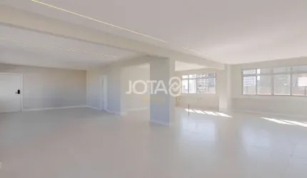 Apartamento no Batel em andar alto com muito sol