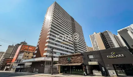 Apartamento com muito sol de 150m no Batel J8