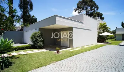 CASA COM PISCINA NO BACACHERI - JOTA8 IMÓVEIS