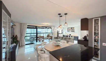 Apartamento com 2 quartos e 2 vagas no Ecoville J8
