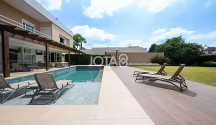 Casa em condomínio 4 suítes, piscina,Ecoville - J8
