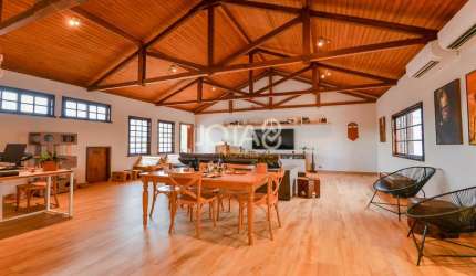 Casa com 3 quartos no Seminário para Venda - J8