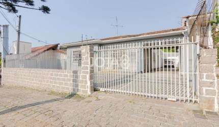 Casa comercial no Centro Cívico - J8
