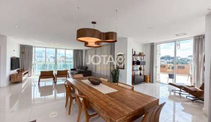 Cobertura Duplex no Champagnat - J8 Imóveis