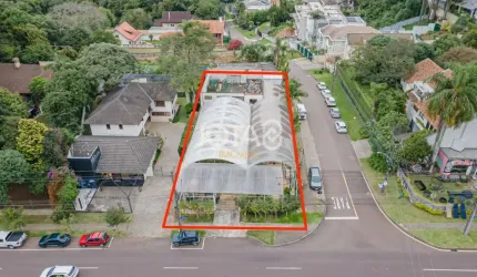 Terreno de esquina na Manoel Ribas - J8