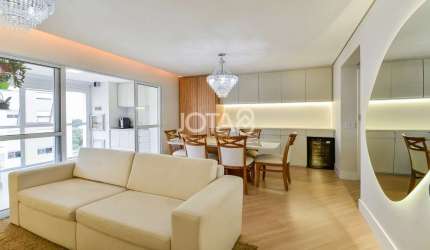 Apartamento no Ecoville em condomínio clube J8