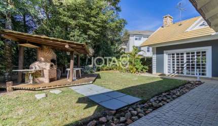 casa em condomínio com 4 quartos e 4 vagas - J8