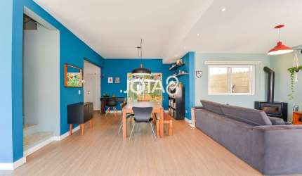 Casa em condomínio com 3 quartos - J8