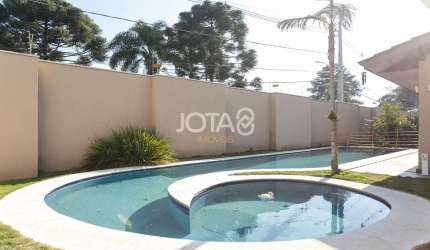 Casa terrea em Santa Felicidade com amplo terreno!