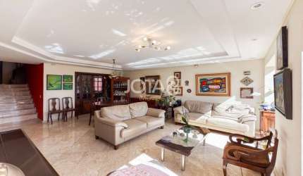 Casa com 4 quartos e terreno em Santa Felicidade