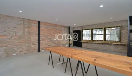 Sobrado comercial com estilo e potencial - JOTA8