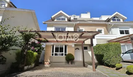 Charmosa Casa em Condomínio no Ecoville - J8