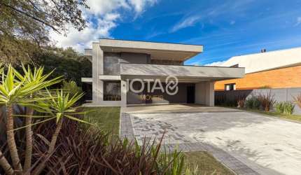 Casa em condomínio 4 suítes em Santa Felicidade