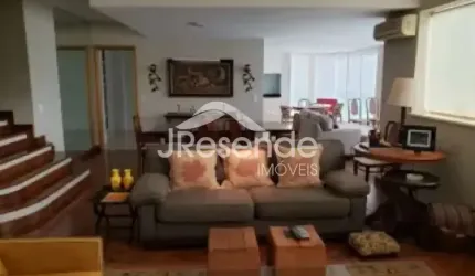 Apartamento Duplex com 3 suítes localizado na Av. Fiusa