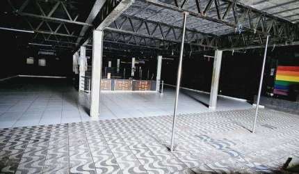 ALUGO PONTO COMERCIAL COM 322 M2 EM FRENTE AO SHOPPING