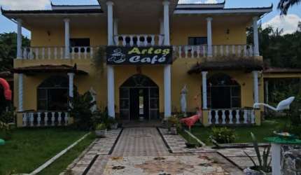 VENDO LINDA CASA EM UM TERRENO DE 4200m² NA ALÇA VIÁRIA