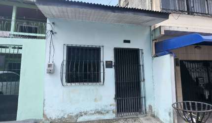 VENDO CASA PRÓXIMO AO LIDER DA QUINTINO