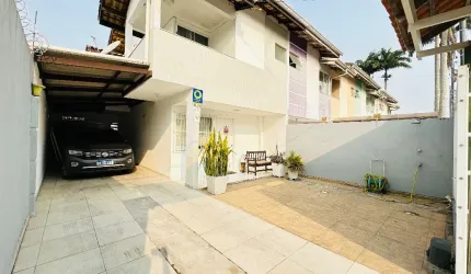 Casa  para Venda com  3 quartos sendo 2  Suites,   garagem  3 carros  bairro  São Vicente - Itajaí