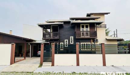 Casa para venda com 3 quartos fica no bairro  Cordeiros parte alta  - Itajaí - SC
