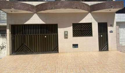 Casa duplex no Santos Dumont