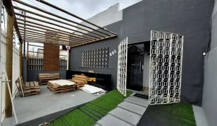 Casa comercial no Salgado Filho