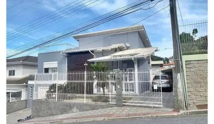 Casa com 4 dormitórios à venda, 316 m² - Centro - São José/SC