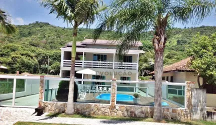 CASA 04 Quartos, 04 Vagas, Piscina - Praia de Palmas - Governador Celso Ramos