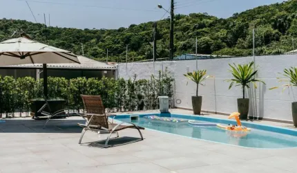Maravilhosa Casa com 05 Suítes, 450 m² e Terreno de 1.000 m² - Praia do Antenor - Santa Catarina
