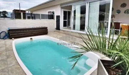 Casa com 3 dormitórios em Condomínio Fechado - Praia de Fora - Palhoça/SC