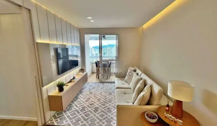Apartamento com Móveis de Alto Padrão.