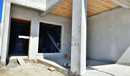 Sobrado com 03 Dorms, sendo 02 Suítes em Forquilhinhas - São José SC