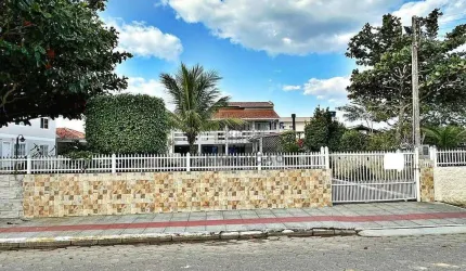 Casa com 4 suítes, 300,00 metros do mar, Praia do Sonho, Palhoça/SC