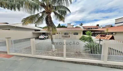 CASA 2 Quartos, Churrasqueira, 3 Vagas - Aririú - Santa Catarina