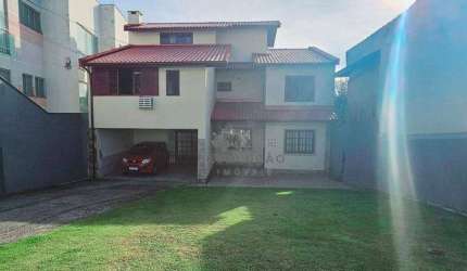 Casa de 05 Dorms com Suíte Prox a Escola Adventista - Florianópolis SC
