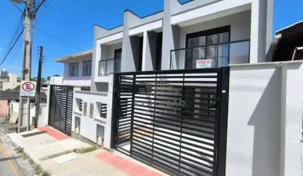 Lindo Sobrado com 3 dormitórios à venda, 179 m²  Barreiros - São José/SC