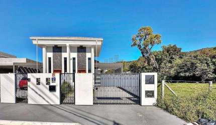 CASA 2 Quartos, 1 Suíte, 2 Vagas - Forquilhas