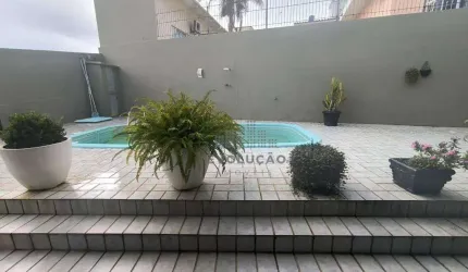 Casa de Esquina com 280 m², 04 Dorms, Suite, Piscina em Capoeiras - Florianópolis/SC